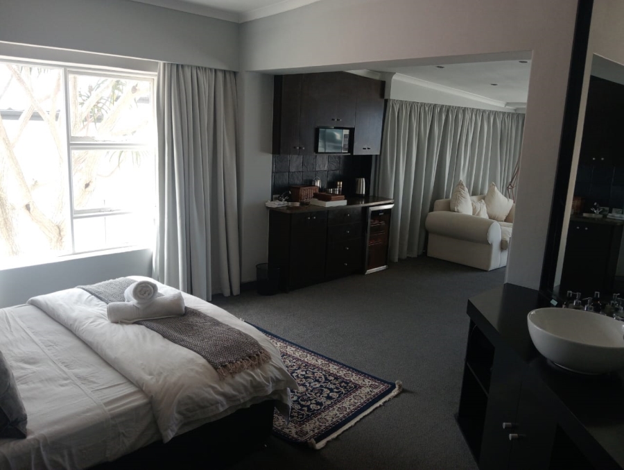 5 Bedroom Property for Sale in Jeffreys Bay Central Eastern Cape